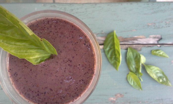 blueberry basil smoothie